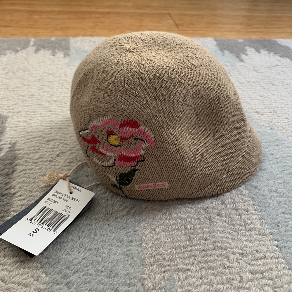 Kangol beige hat - Kids Small - NWT